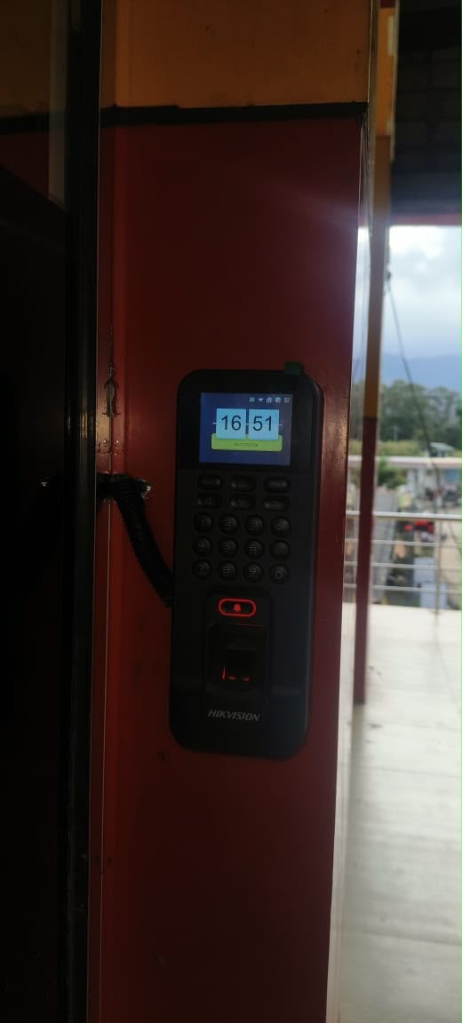 Fingerprint device at a gym entrance